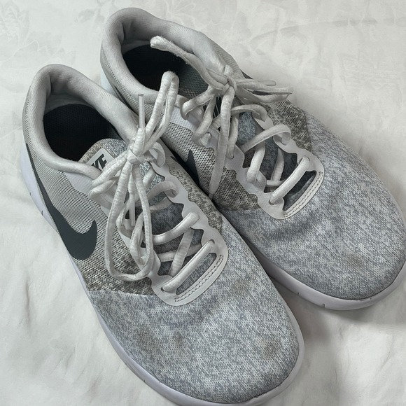 Nike Womens Flex Contact Size 8 Running Shoes‎ Lightweight Athletic White Gray - Picture 1 of 13